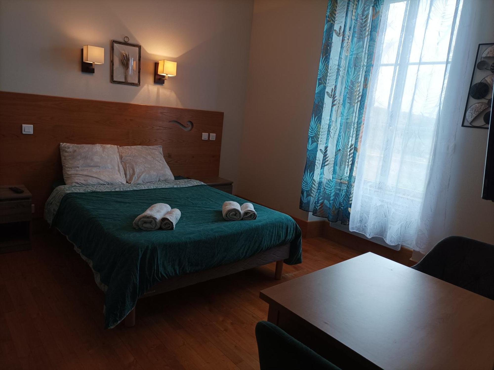 Auberge De Mourjou Extérieur photo